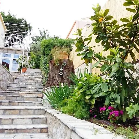 House Katarina דירה